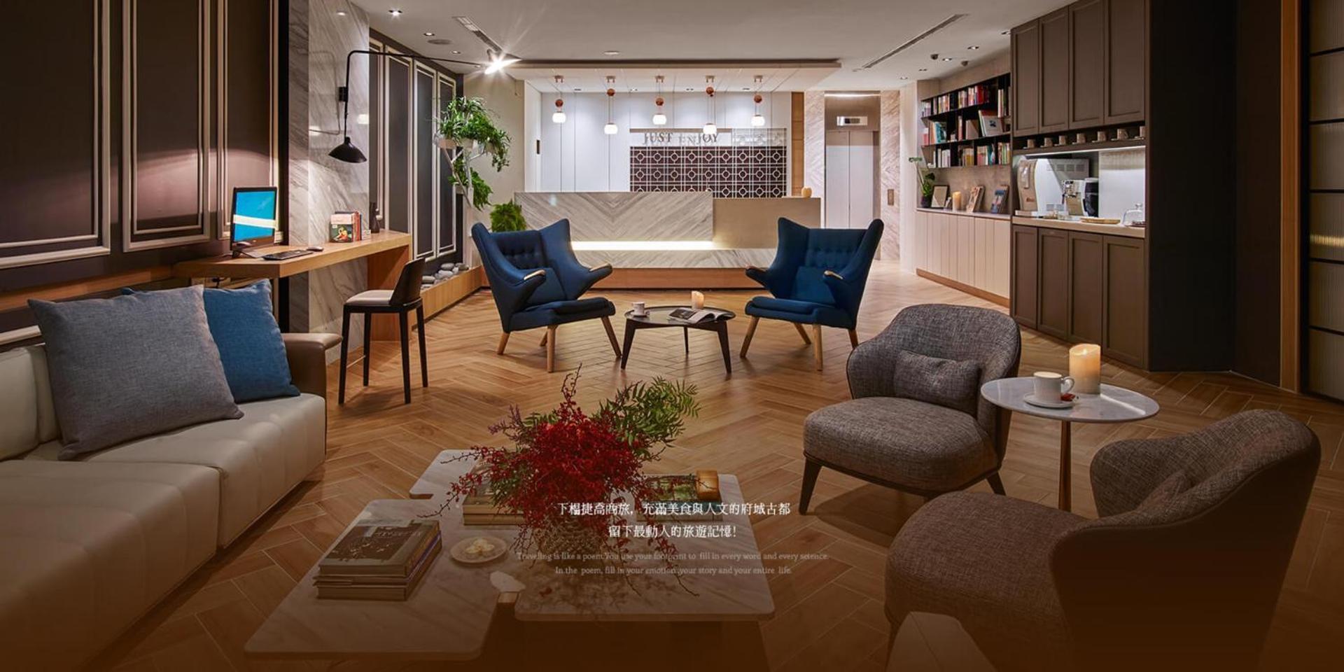 Just Enjoy Business Hotel Tainan Esterno foto