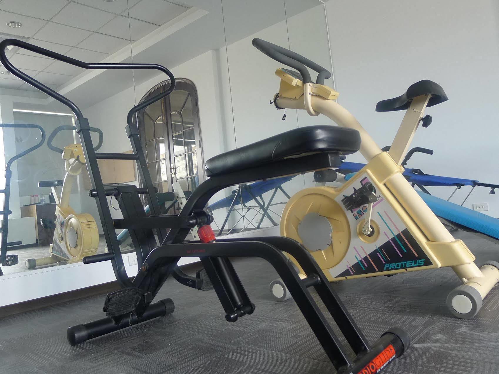 Just Enjoy Business Hotel Tainan Esterno foto
